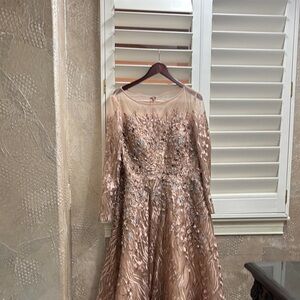 Stunning Long Sleeve Dress in Metallic Gold